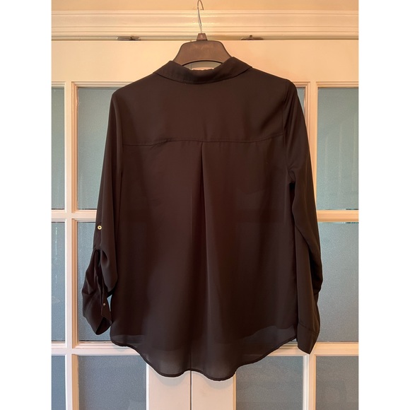 ✨EUC✨ CANDIE’S LONG SLEEVE BLACK BLOUSE WITH SHOULDER CUTOUTS 🖤✨ - Picture 2 of 5